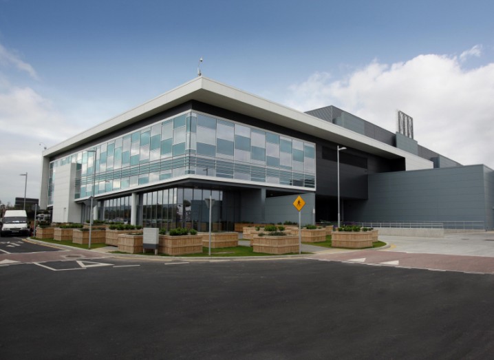 A walk 'inside' the cloud - Microsoft's Dublin data centre - Enterprise |  siliconrepublic.com - Ireland's Technology News Service